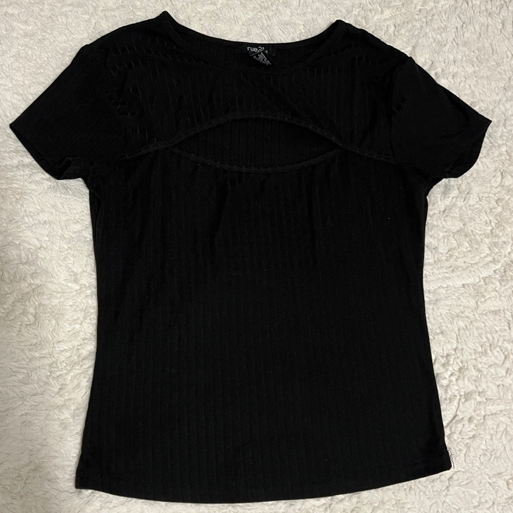 Keyhole top